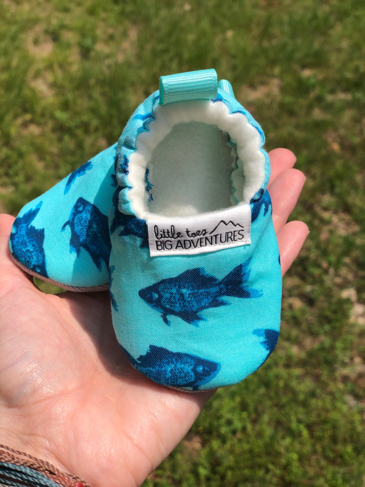 Blue Fish baby shoe sz 3-6 month