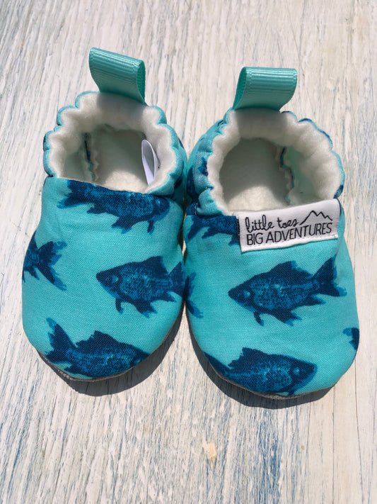 Blue Fish baby shoe sz 3-6 month